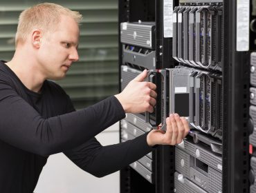 Consultant Installing Server